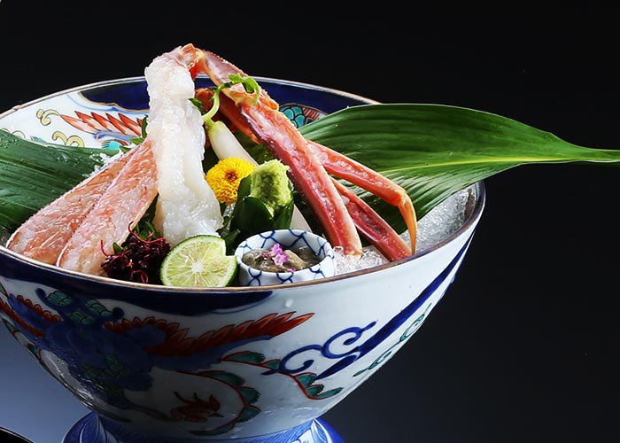 写真:松葉かにのお刺身