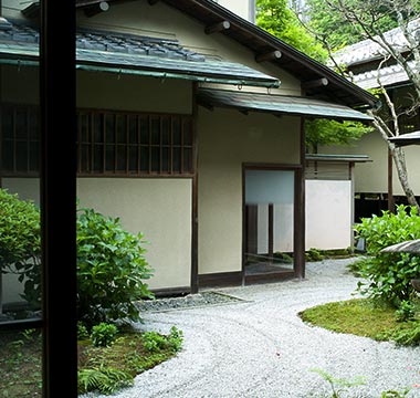 Photo: Hiratakan Annex Building Garden