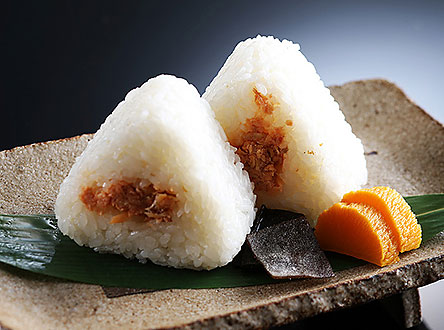 Onigiri rice ball (salmon) x 2