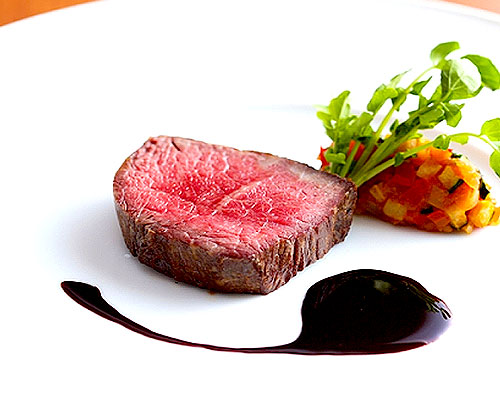 《RiccaWメインコース》但馬牛熟成肉＆鮑のコンポートロースト【森林庭園レストランRicca】【館内利用券2千円分付き】